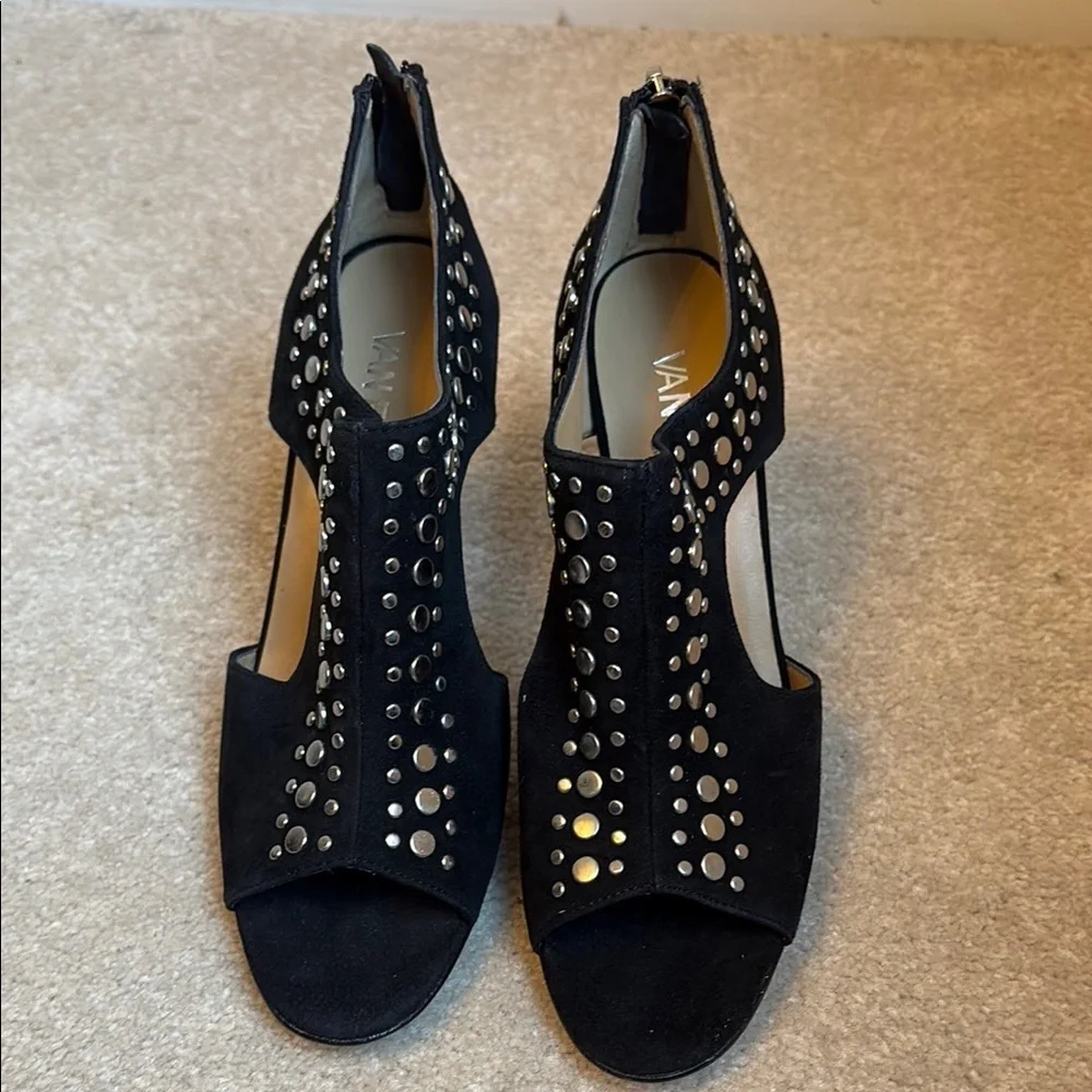🐎 Nwob Vaneli Black w Silver studs suede Heels with T-Strap Design